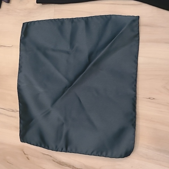 Groomsman Kit in Black/Hunter Green - Picture 4 of 6